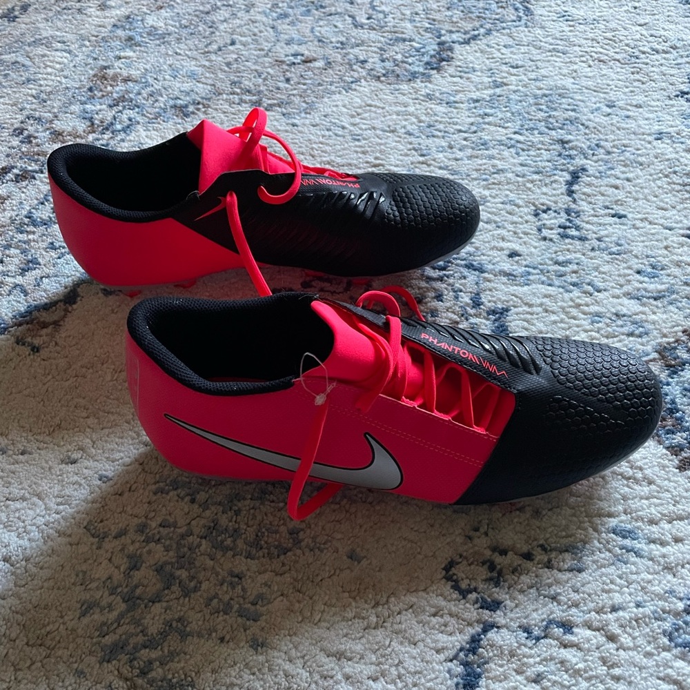 Nike VaporMax men’s soccer cleats